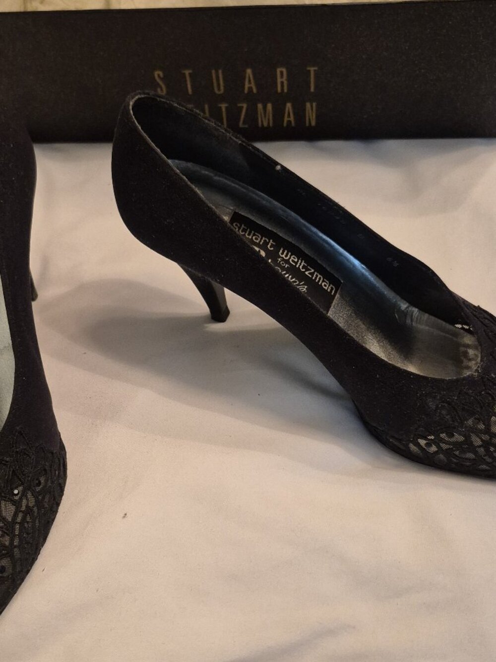 Stuart Weizmann Midnight Lace Black poie de soie heels, size 6 1/2